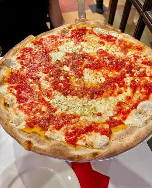 a pic of angelo's pizza